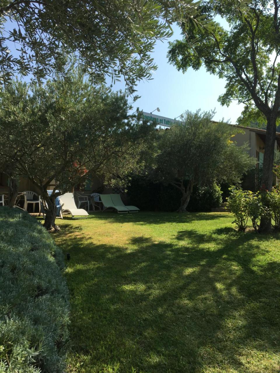 Le Grand Jardin Bed & Breakfast Lafare Екстериор снимка